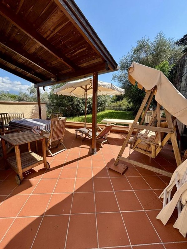 casa indipendente in vendita ad Ameglia in zona Cafaggio