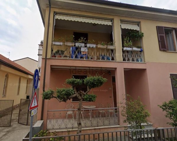 casa indipendente in vendita ad Ameglia in zona Bocca di Magra