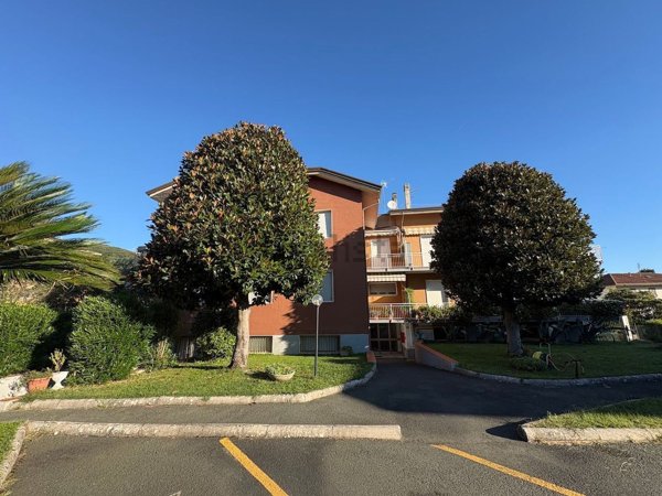 appartamento in vendita ad Ameglia in zona Cafaggio
