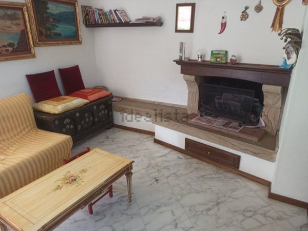 casa indipendente in vendita ad Ameglia in zona Cafaggio
