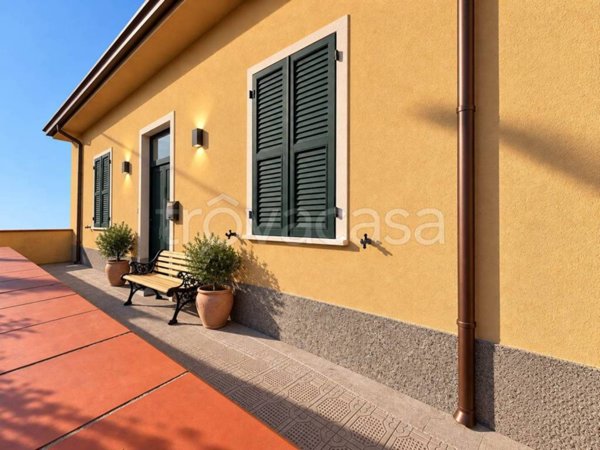 casa indipendente in vendita ad Ameglia in zona Bocca di Magra