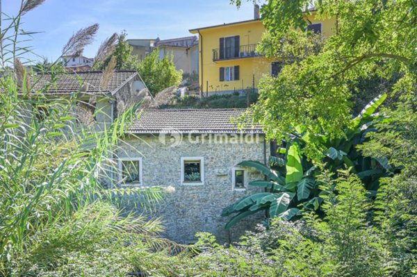 appartamento in vendita ad Ameglia in zona Fiumaretta