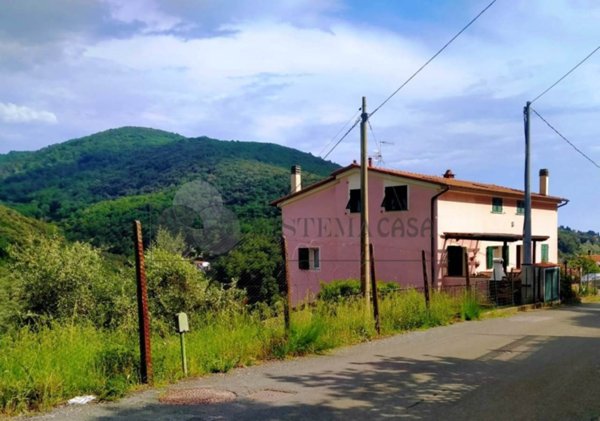 casa semindipendente in vendita ad Arcola in zona Cerri