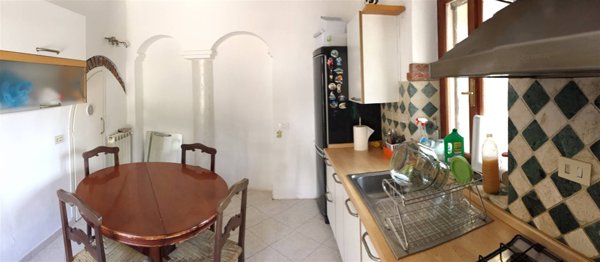 casa indipendente in vendita ad Arcola in zona Romito Magra