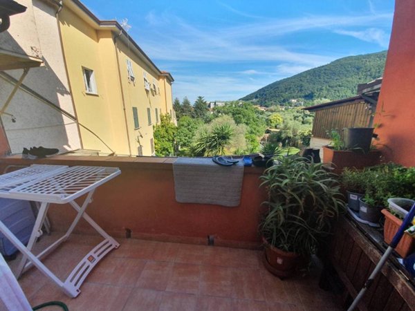 appartamento in vendita ad Arcola in zona Romito Magra