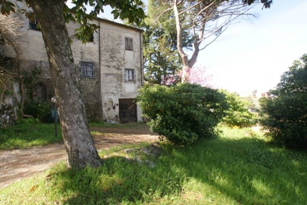 casa indipendente in vendita ad Arcola in zona Baccano