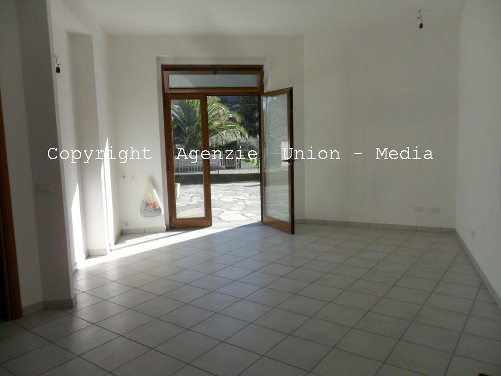 appartamento in vendita ad Arcola in zona Romito Magra