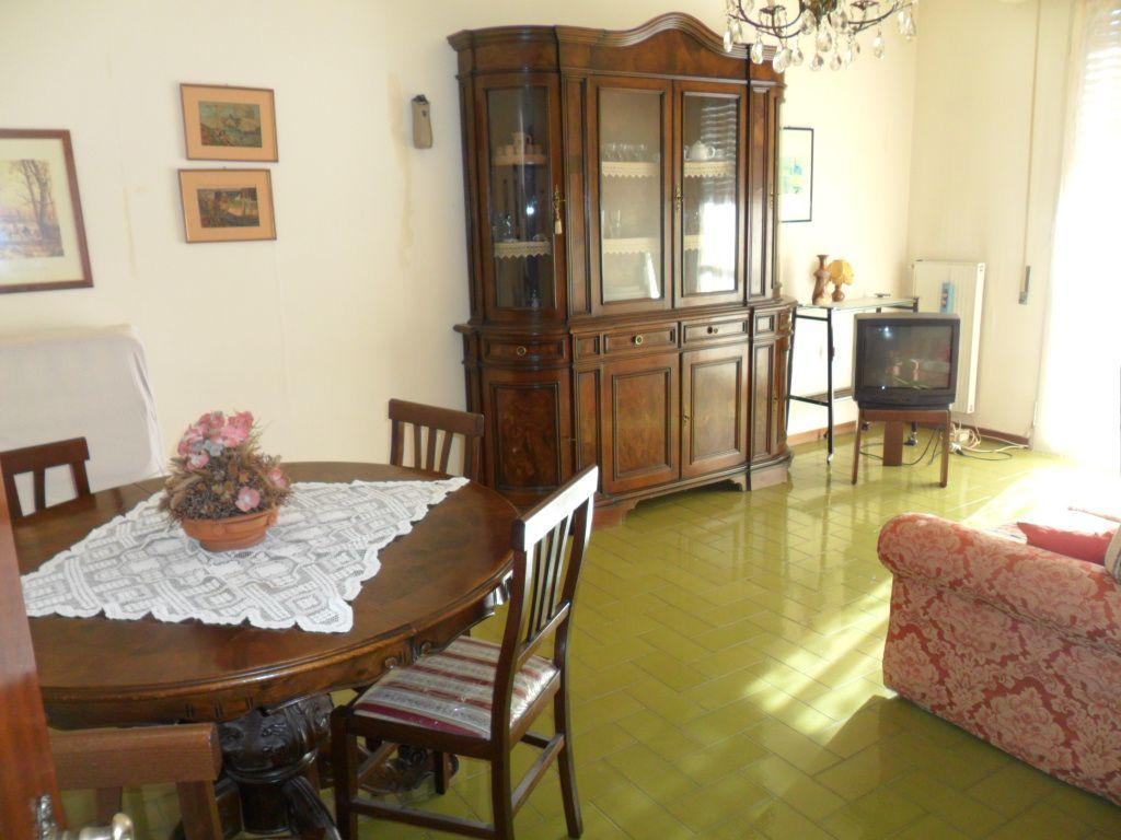 appartamento in vendita ad Arcola in zona Romito Magra