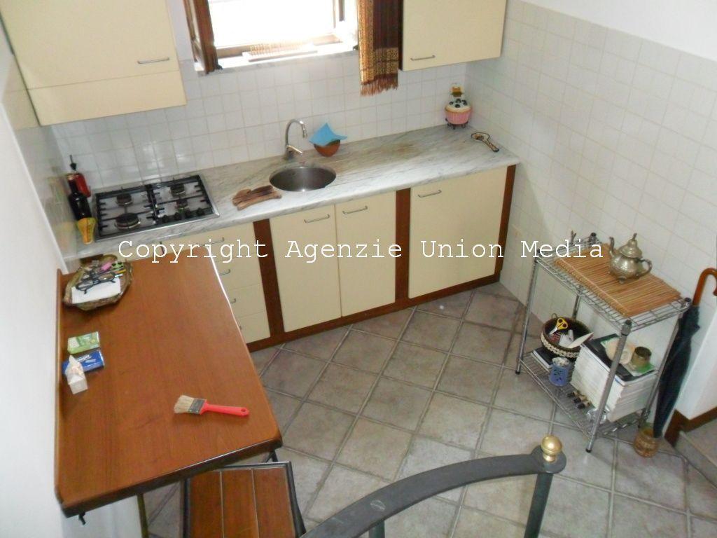 appartamento in vendita ad Arcola in zona Romito Magra