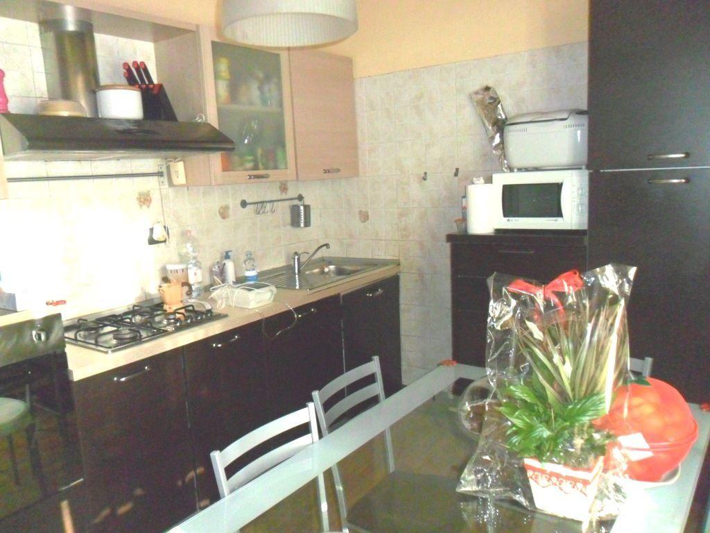 appartamento in vendita ad Arcola in zona Romito Magra