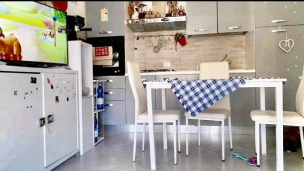 appartamento in vendita ad Arcola in zona Romito Magra