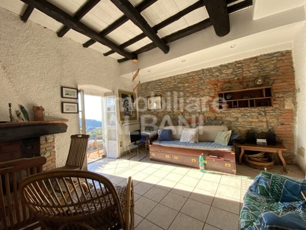 casa indipendente in vendita ad Arcola in zona Trebiano
