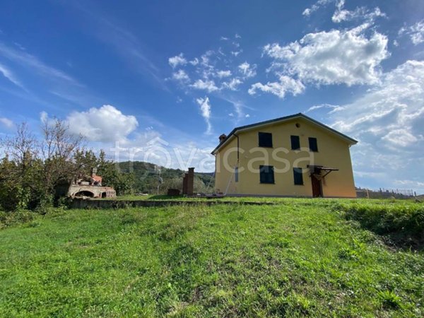 casa indipendente in vendita ad Arcola in zona Cerri