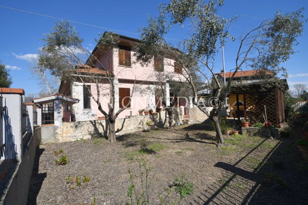 casa indipendente in vendita ad Arcola