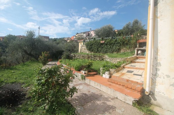 pentavano in vendita ad Arcola in zona Cerri