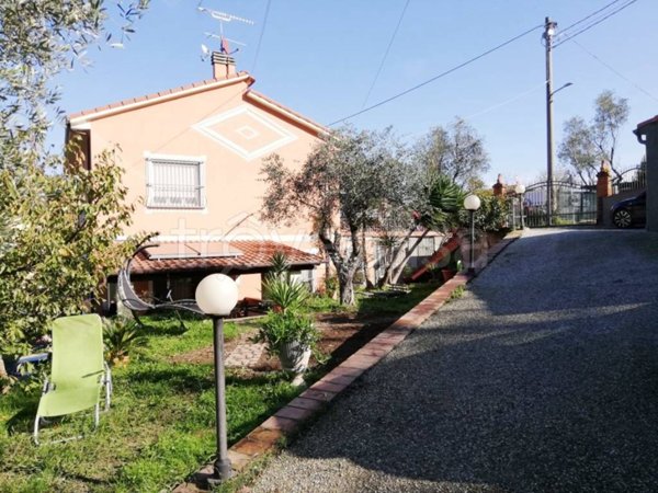 casa indipendente in vendita ad Arcola