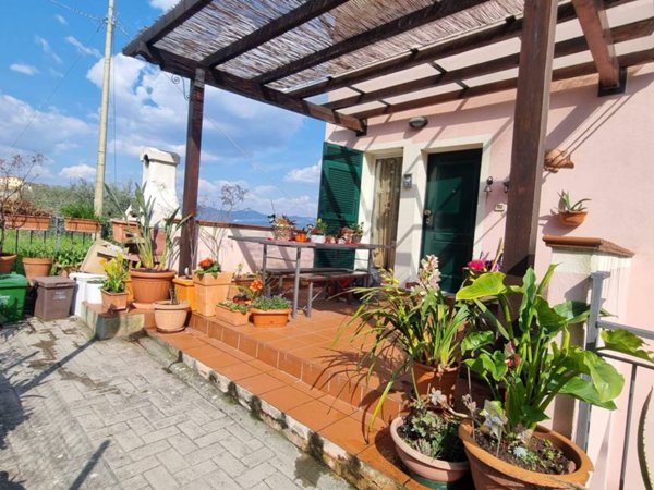 appartamento in vendita ad Arcola in zona Cerri