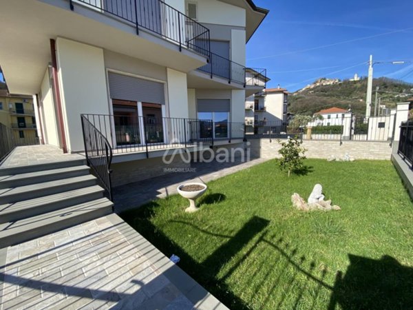 appartamento in vendita ad Arcola in zona Romito Magra