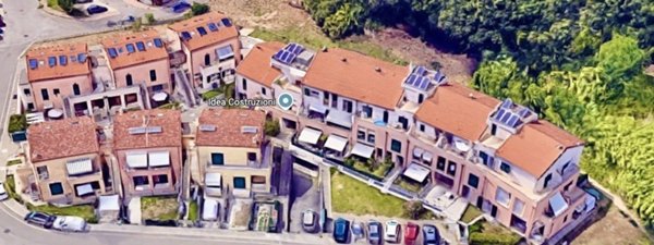appartamento in vendita ad Arcola in zona Romito Magra