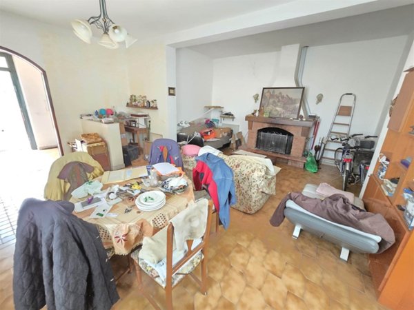 appartamento in vendita ad Arcola in zona Romito Magra
