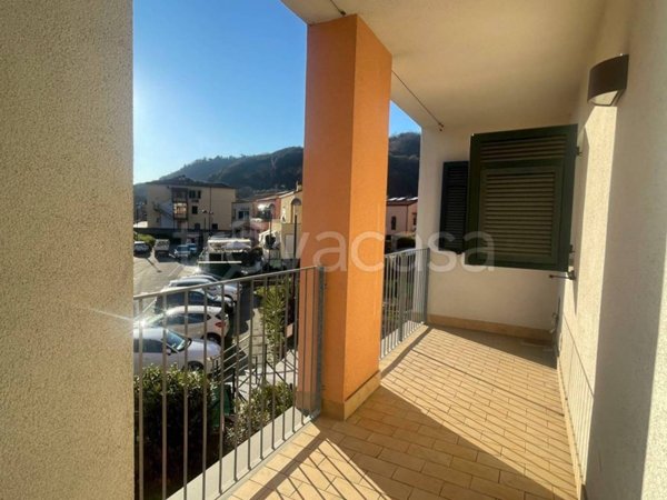 appartamento in vendita ad Arcola in zona Romito Magra