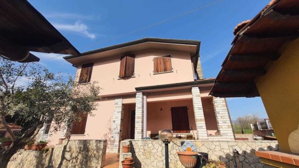 casa indipendente in vendita ad Arcola