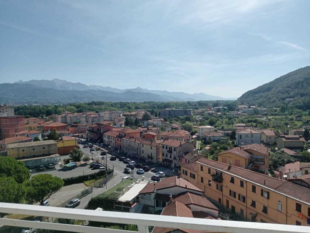 appartamento in vendita ad Arcola in zona Romito Magra