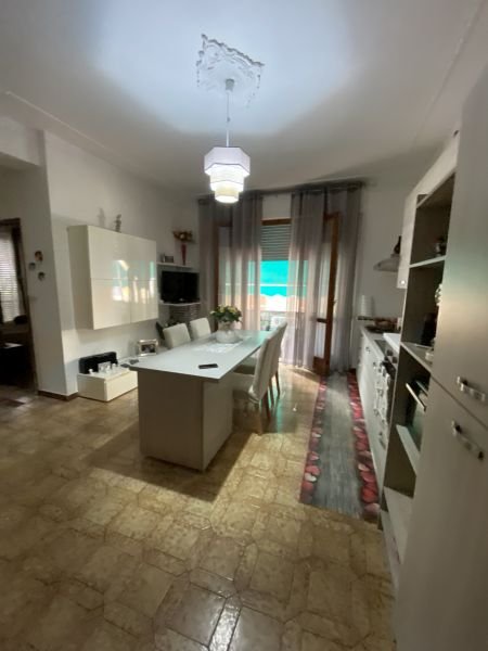 appartamento in vendita ad Arcola in zona Romito Magra