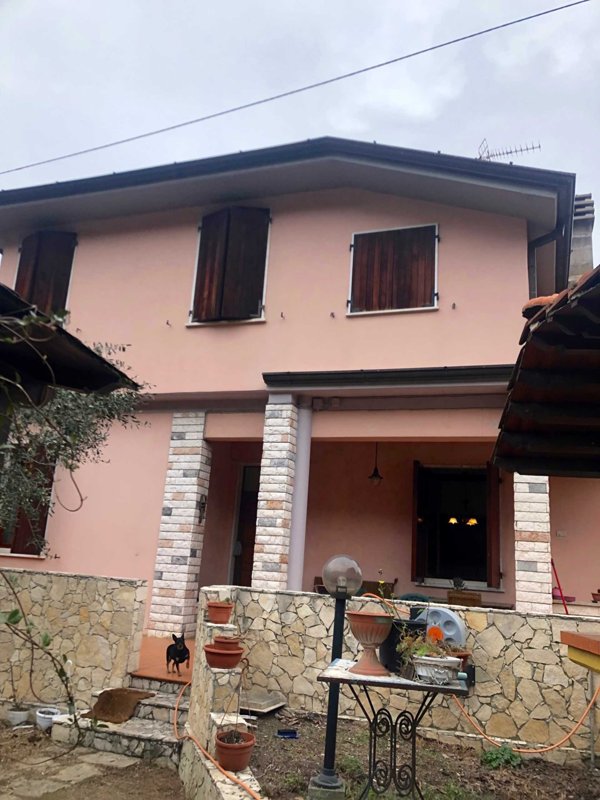 casa indipendente in vendita ad Arcola
