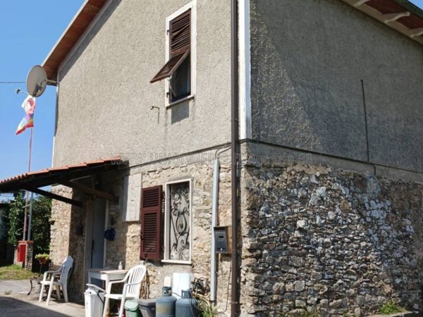 casa indipendente in vendita ad Arcola