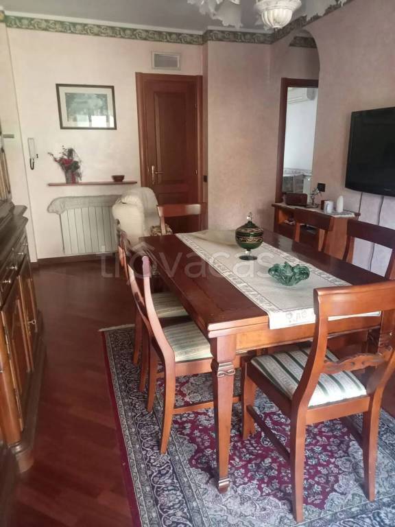 appartamento in vendita ad Arcola in zona Romito Magra