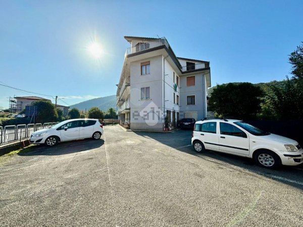 appartamento in vendita ad Arcola in zona Romito Magra
