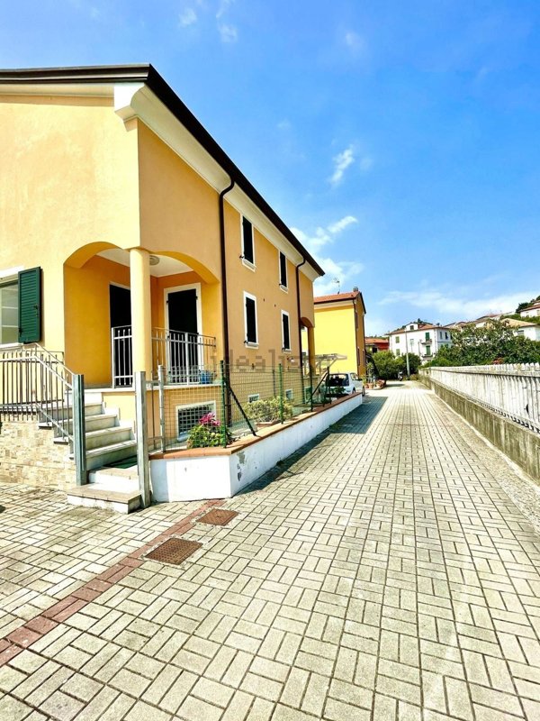 casa semindipendente in vendita ad Arcola