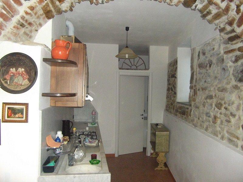appartamento in vendita ad Arcola in zona Romito Magra