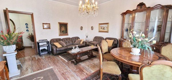 appartamento in vendita ad Arcola in zona Romito Magra