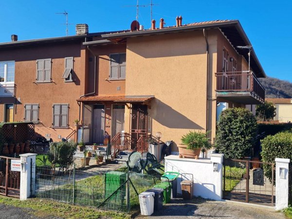 appartamento in vendita ad Arcola in zona Romito Magra