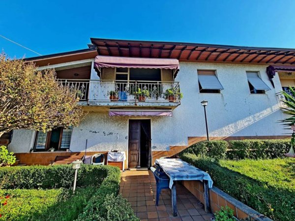 casa indipendente in vendita ad Arcola in zona Fresonara