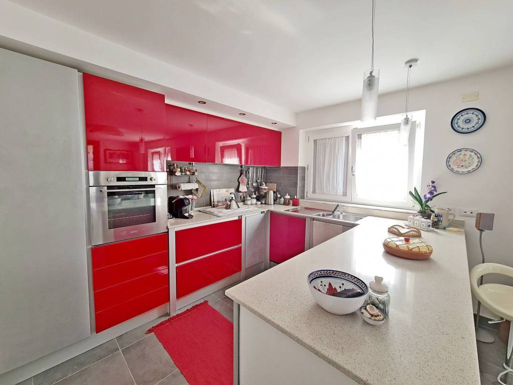 casa indipendente in vendita ad Arcola in zona Romito Magra