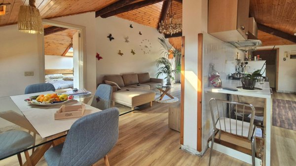 casa indipendente in vendita ad Arcola in zona Romito Magra