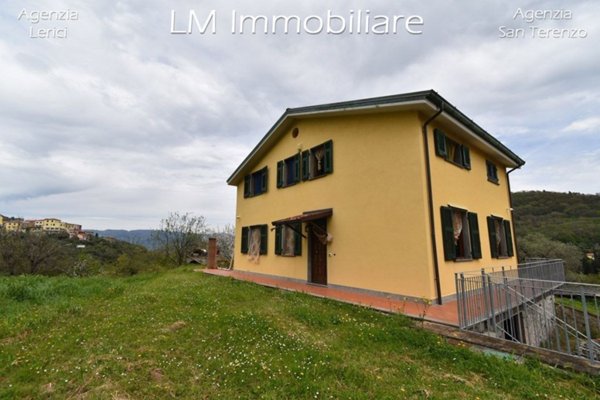 casa indipendente in vendita ad Arcola in zona Cerri