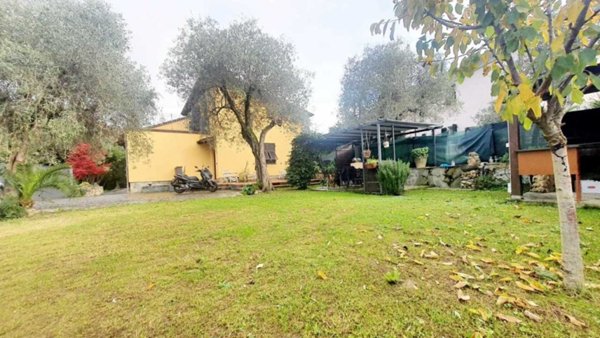 casa indipendente in vendita ad Arcola