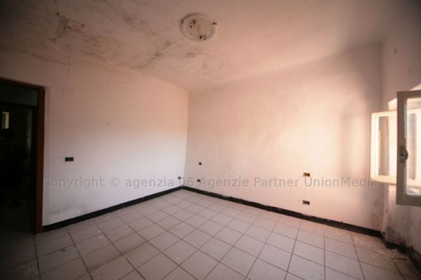 casa semindipendente in vendita ad Arcola in zona Baccano