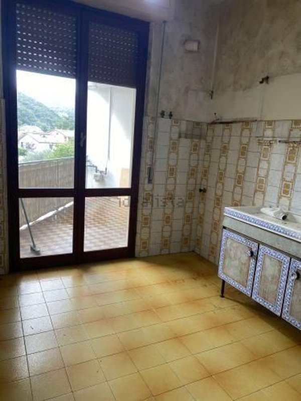 appartamento in vendita ad Arcola in zona Romito Magra