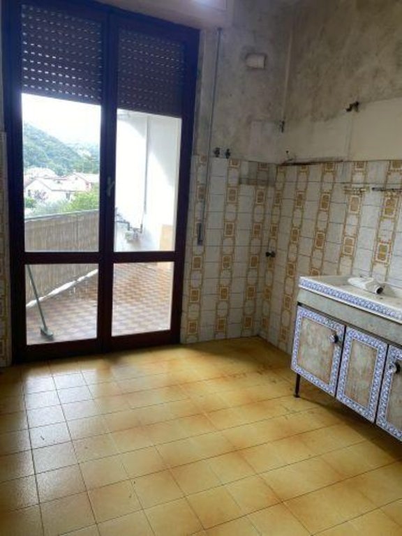 appartamento in vendita ad Arcola in zona Romito Magra