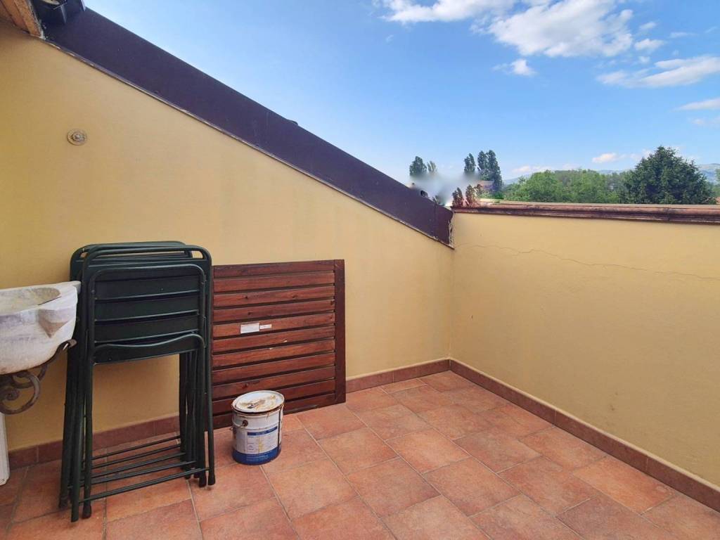casa indipendente in vendita ad Arcola in zona Romito Magra
