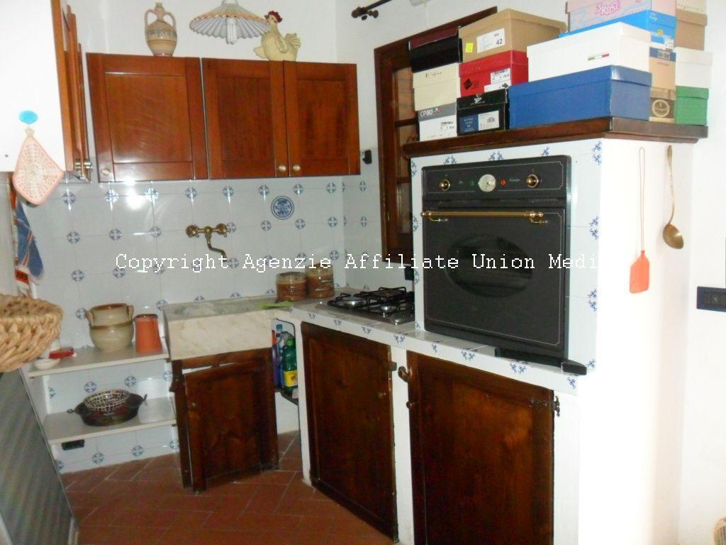 appartamento in vendita ad Arcola in zona Romito Magra