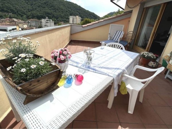 casa indipendente in vendita ad Arcola in zona Romito Magra