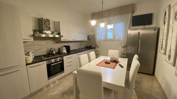 appartamento in vendita ad Arcola in zona Romito Magra