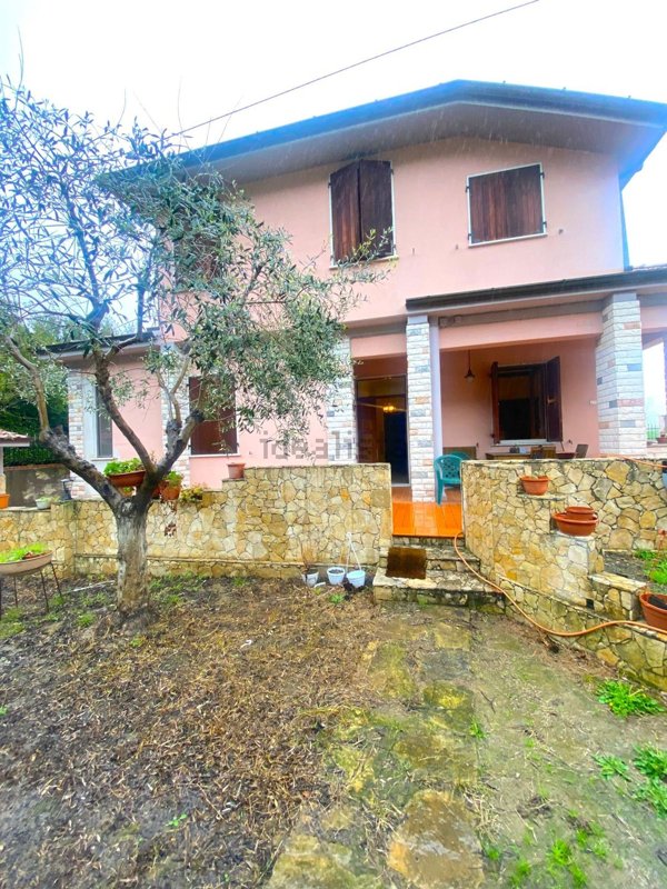 casa indipendente in vendita ad Arcola