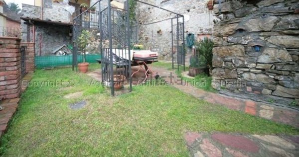 casa indipendente in vendita ad Arcola